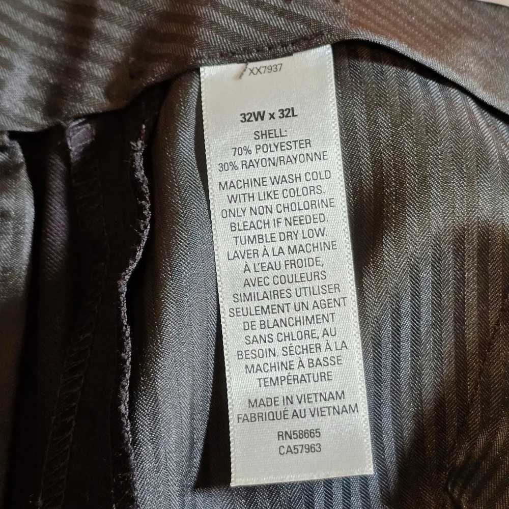 Timeless Vesace Suit with Notched Lapels - Picture 15 of 16